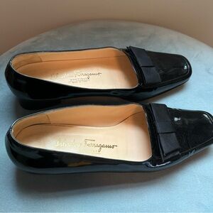 Salvatore Ferragamo Women’s Vara Bow Low Pump